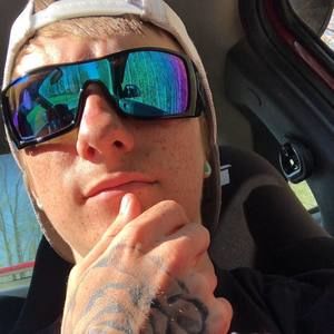 Meet your Posher, Dustin